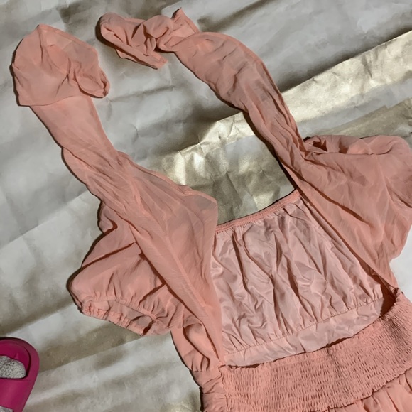 Feminine flowy peach colored dress with tie in the back , lightweight lining - Picture 7 of 7